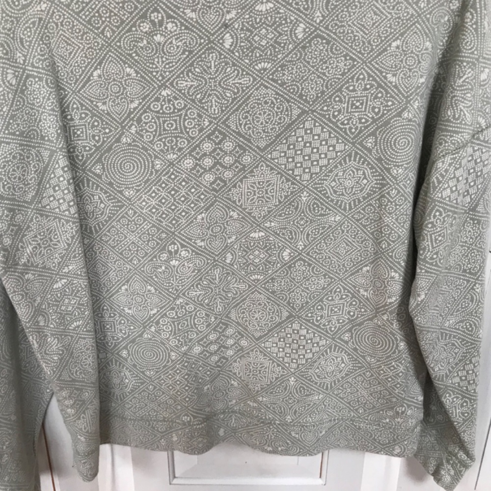 Lucky Brand Sage Green and Cream Long Sleeve Cotton Top - Picture 15 of 16